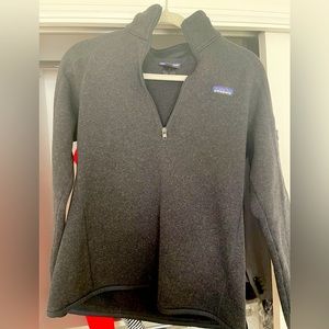 Women’s Patagonia 1/4 zip sweater. Size M
